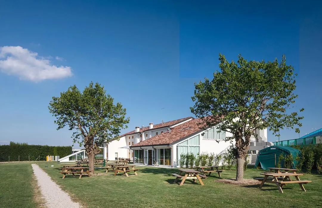 Nomad Hostel-1
